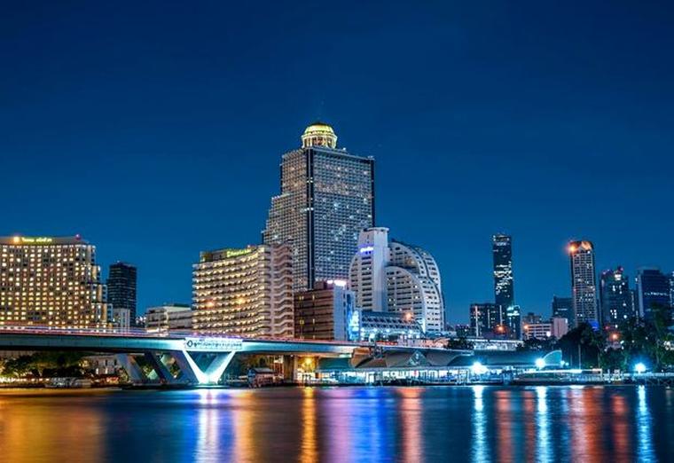 Bangkok, The Chao Phraya at night